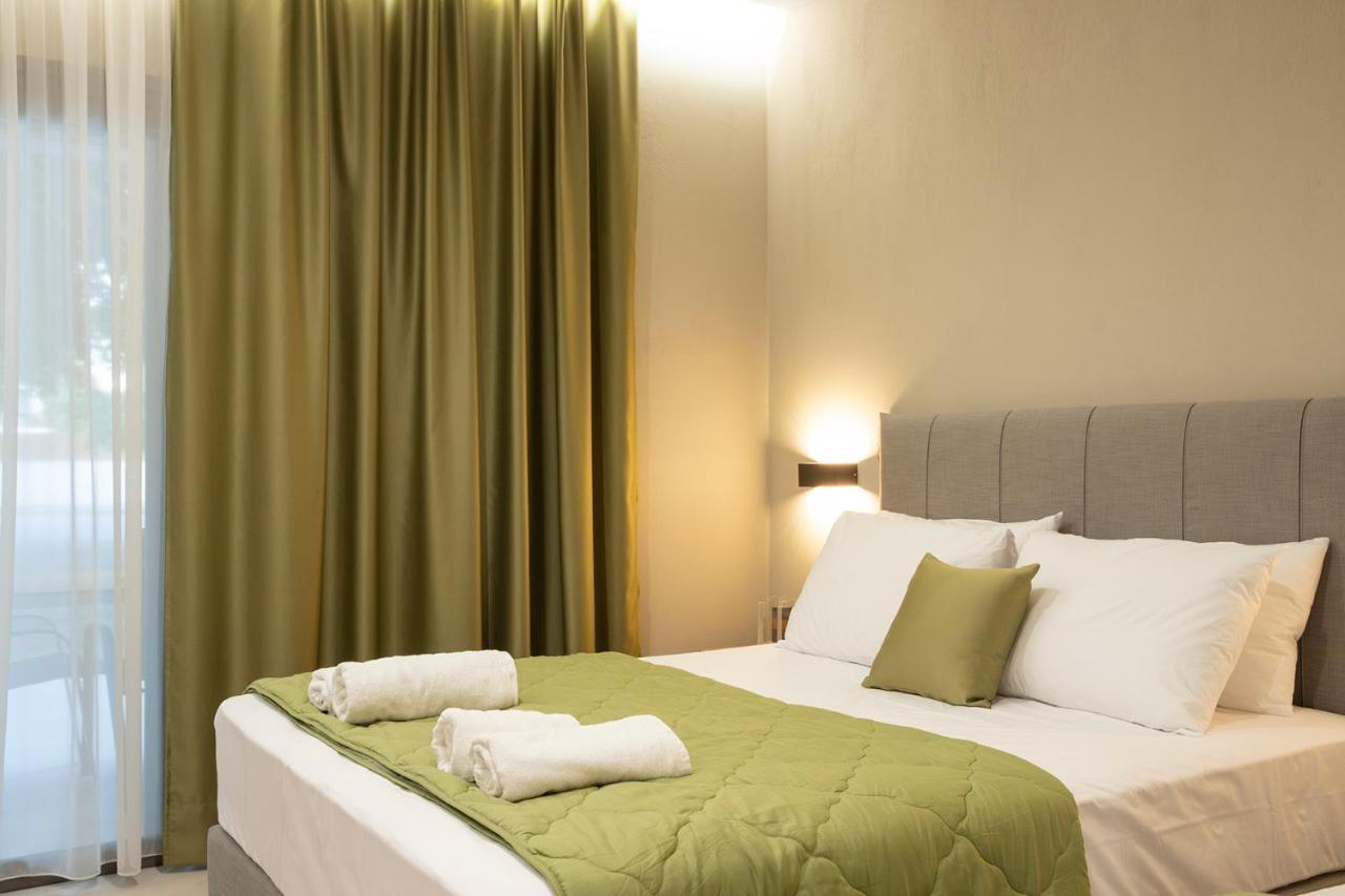 Olympus Suites Paralia Pantaleimonos Bagian luar foto
