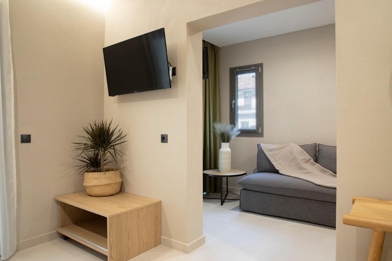 Olympus Suites Paralia Pantaleimonos Bagian luar foto