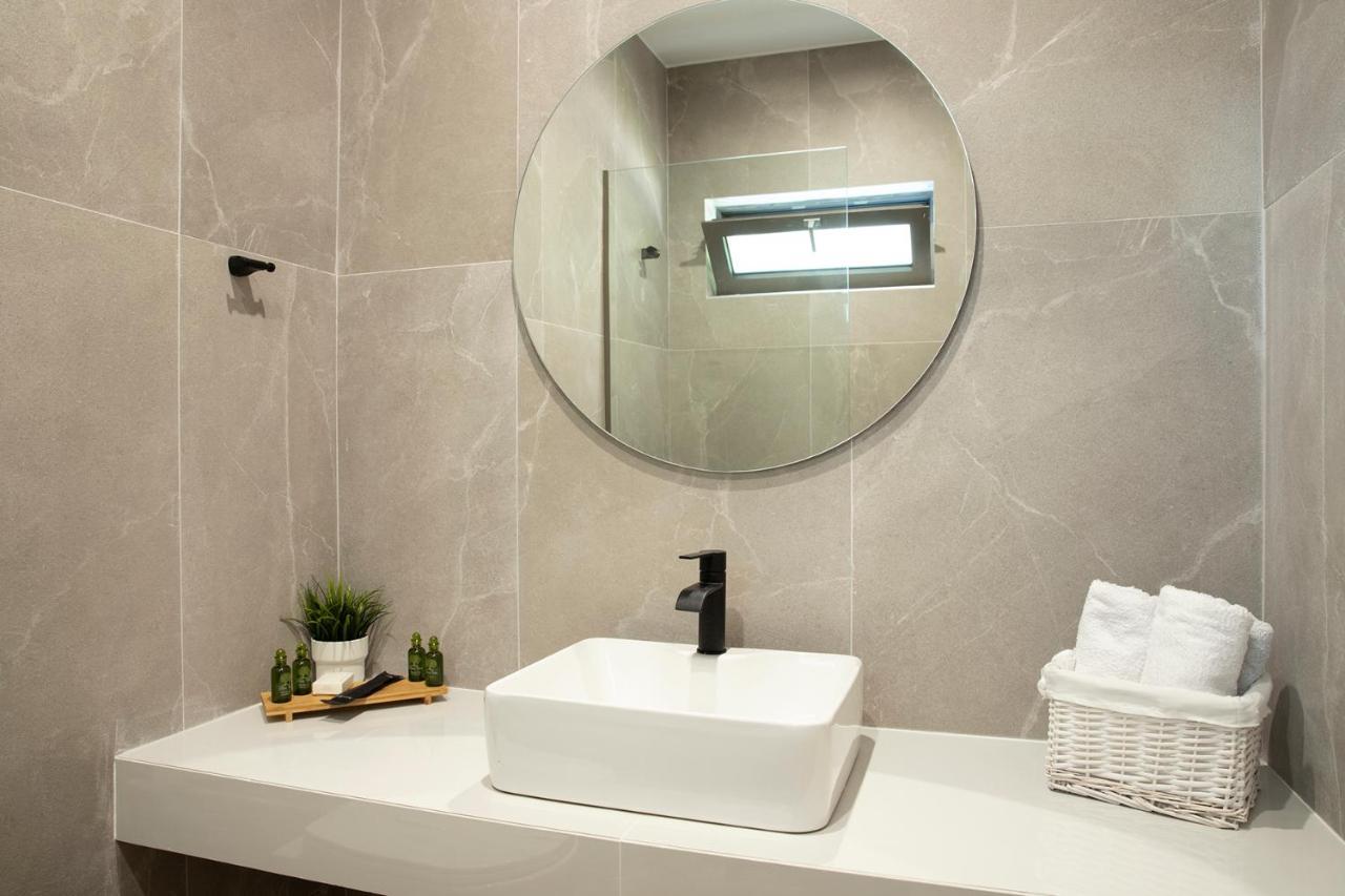 Olympus Suites Paralia Pantaleimonos Bagian luar foto